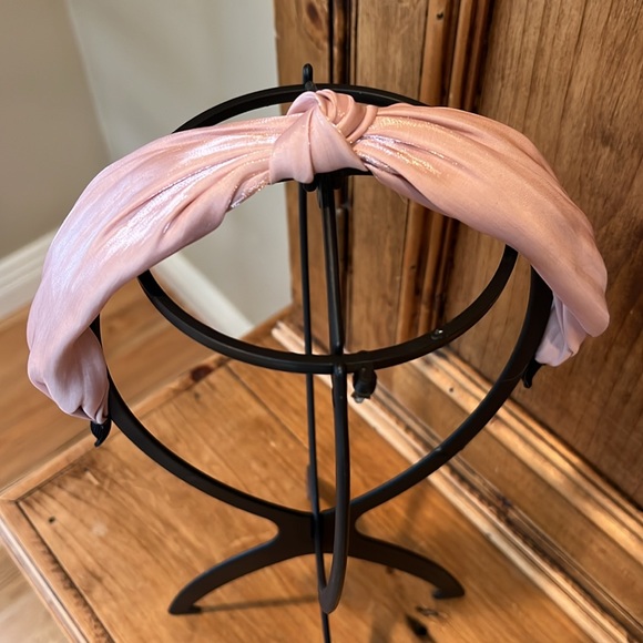 Forever 21 Satin knotted Headband (2) - Picture 7 of 8